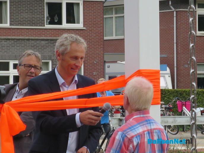 Het DNA “kerkbrugje” Lemelerveld feestelijk geopend - Foto: Wim