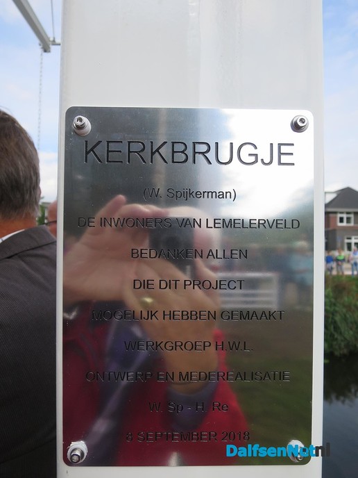 Het DNA “kerkbrugje” Lemelerveld feestelijk geopend - Foto: Wim