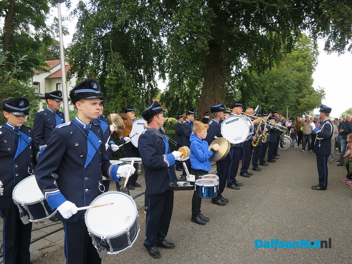 Het DNA “kerkbrugje” Lemelerveld feestelijk geopend - Foto: Wim