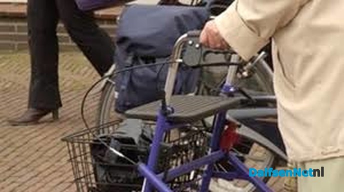 Rollatorwandelen in Nieuwleusen - Foto: Ingezonden foto