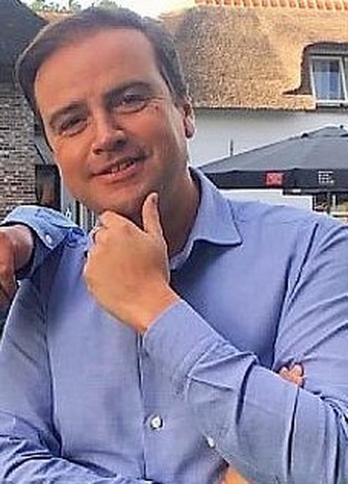 Azmani: Haagse politici soms ‘een beetje dom’