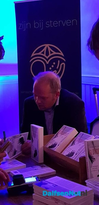 Lezing longarts Sander de Hosson in het Hofje van Buisman in Lemelerveld - Foto: Ingezonden foto