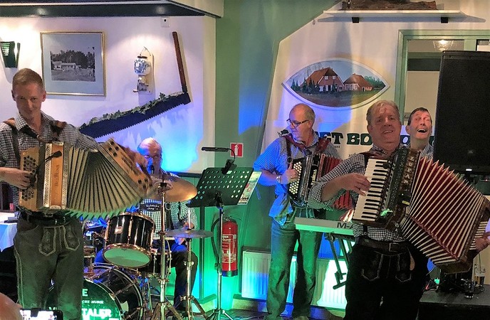 De Vechtal Jungs maakten er een groot feest van - Foto: Eigen geleverde foto