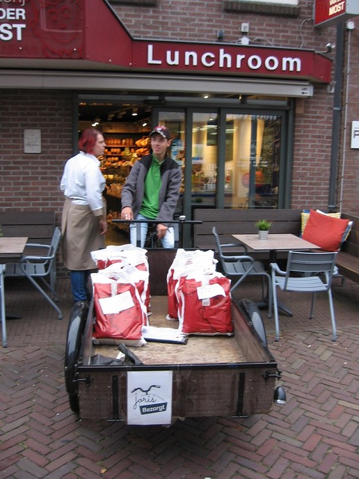 Joris Bezorgt in Dalfsen brood - Foto: Eigen geleverde foto