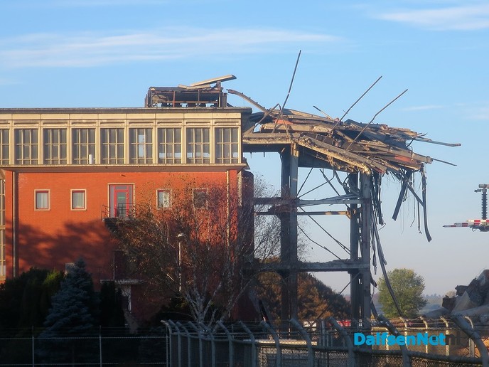 Sloop oude YC centrale nog lang niet gereed - Foto: Wim