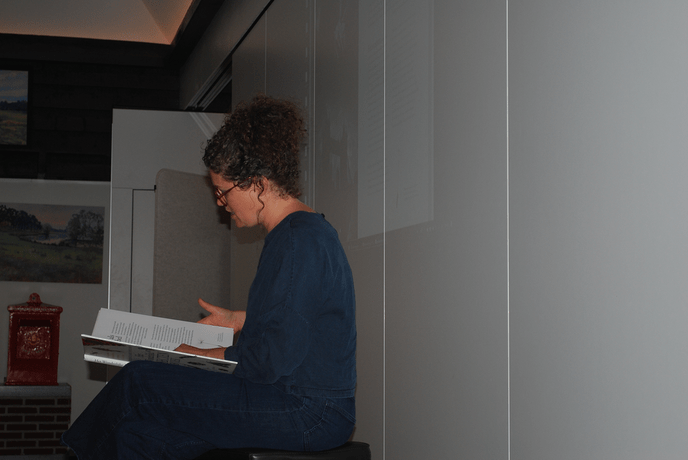 Kinderen op bezoek bij illustrator Medy Oberendorff. - Foto: Eigen geleverde foto