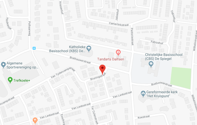 Politie: Voordeurruit woning vernield - Foto: Eigen geleverde foto