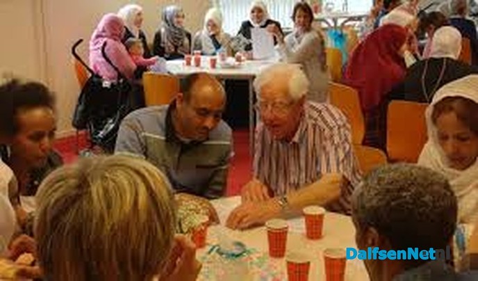 Ontmoeting met statushouders in soos de Polhaar - Foto: Ingezonden foto