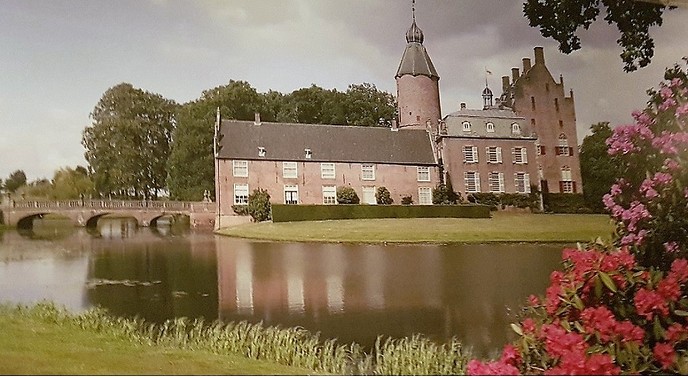  Oaver ons kasteel Rechtern - Foto: Gruune Jopie
