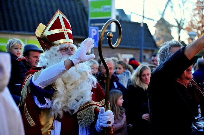 Sint veilig aangekomen in Dalfsen. - Foto: Ben Jonkman