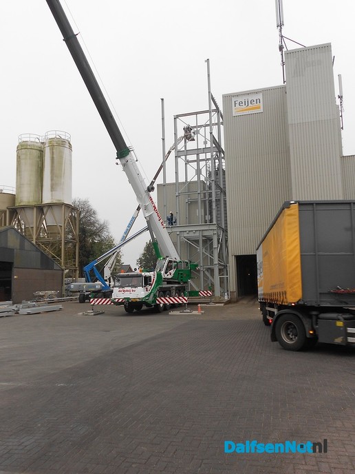 Groot materiaal bij Feijen