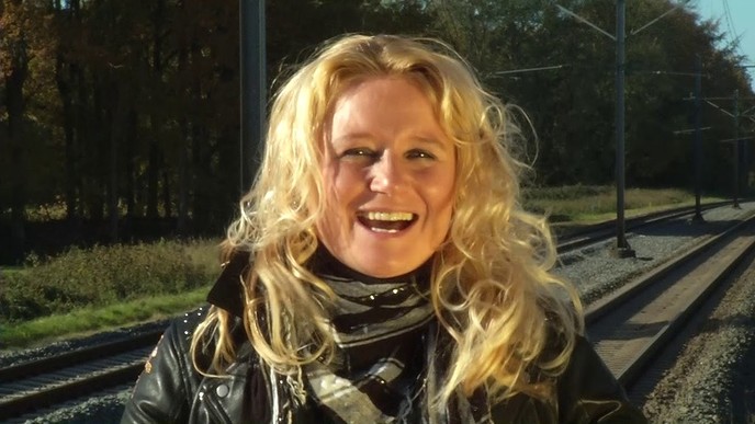 Tineke van Harten 10 met solo single