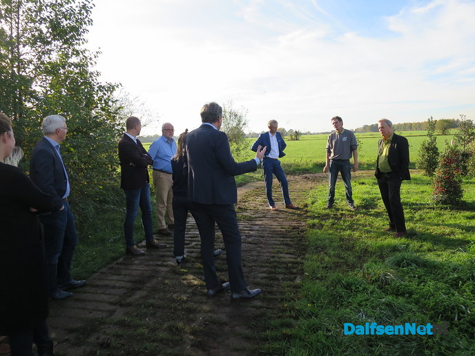 Het college van Dalfsen op bezoek bij Decohof - Foto: Wim