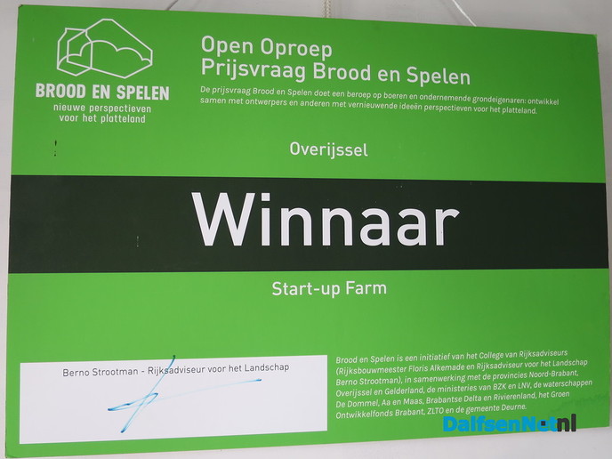Het college van Dalfsen op bezoek bij Decohof - Foto: Wim