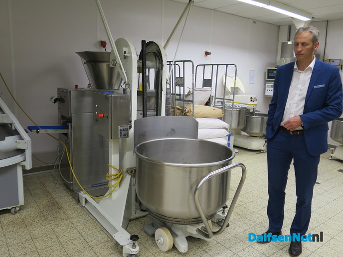 College Dalfsen op bezoek bij bakkerij van der Most - Foto: Wim