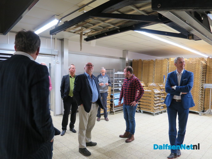 College Dalfsen op bezoek bij bakkerij van der Most - Foto: Wim