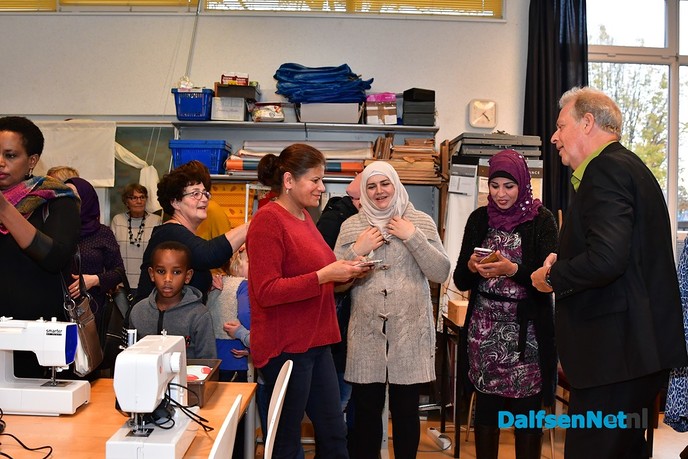 Naaiatelier sam sam officieel geopend - Foto: Johan Bokma