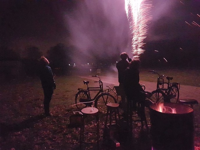 Vuurpiele de lucht in - Foto: Gruune Jopie
