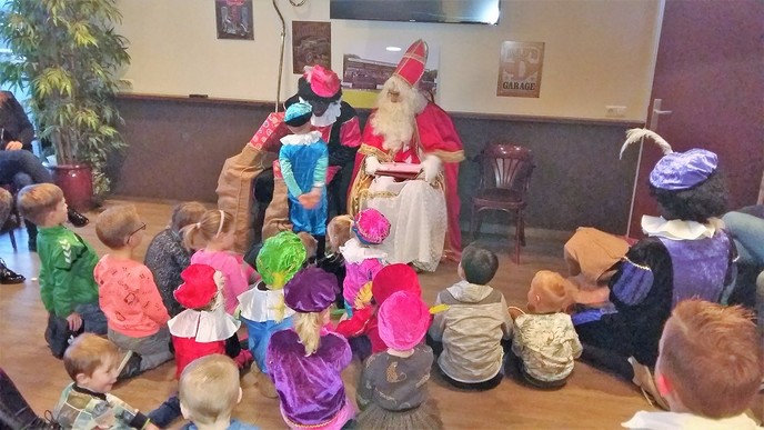 Sinterklaas ook nu weer bij Bouwbedrijf Bongers b.v. - Foto: Eigen geleverde foto