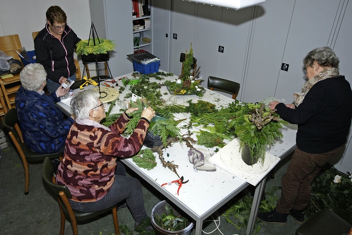 Verkoop kerststukken tijdens Kerstfestijn - Foto: Paul Scholten