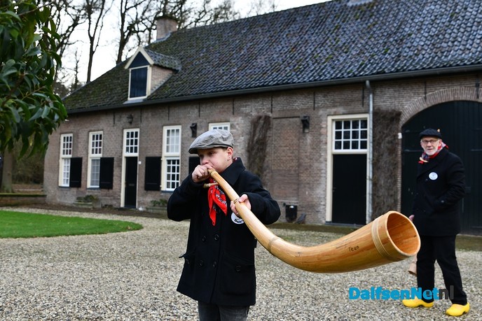 Midwinterhoornblazers bliezen bij huize Den Berg - Foto: Johan Bokma