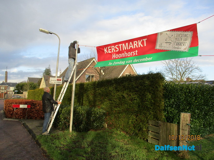Even de doeken spannen