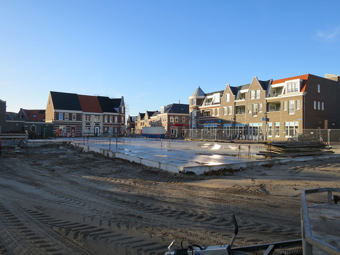 Het is stil aan de waterkant, of is er wat aan de hand - Foto: Eigen geleverde foto