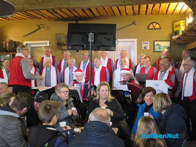  Kerstwandeling Omheining Heino: ruim 1200 deelnemers - Foto: Wim