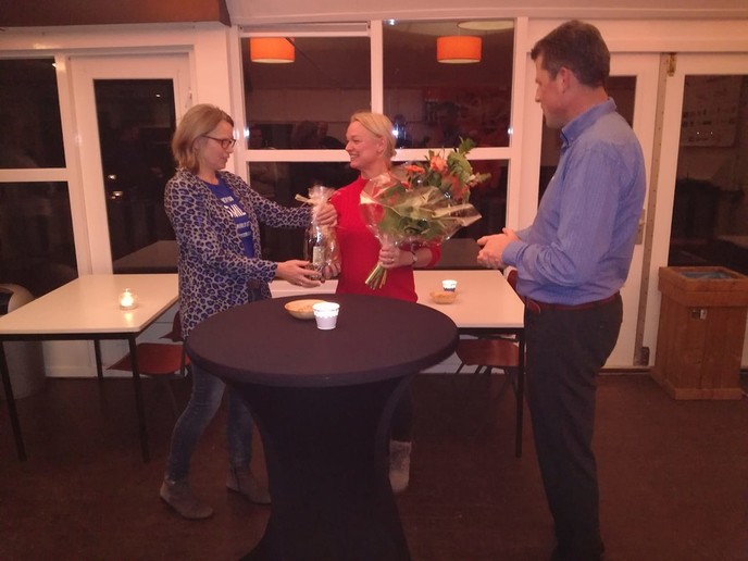 PLINQ-Loopfestijn schenkt aan Kika - Foto: Eigen geleverde foto