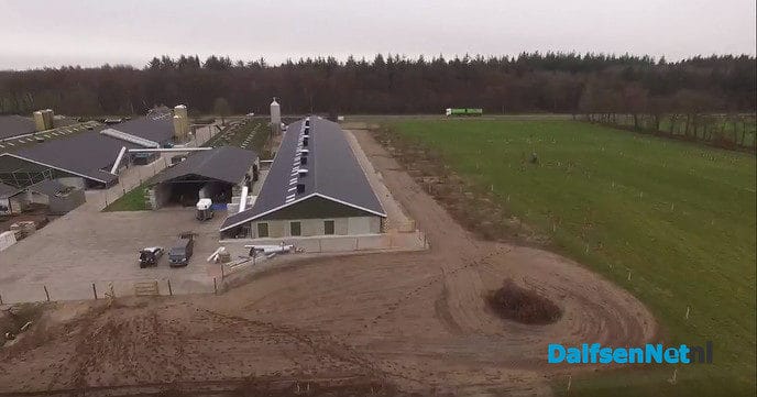 Een nieuw begin in de nieuwe stal van Pluimveebedrijf Visscher - Foto: Johan Bokma