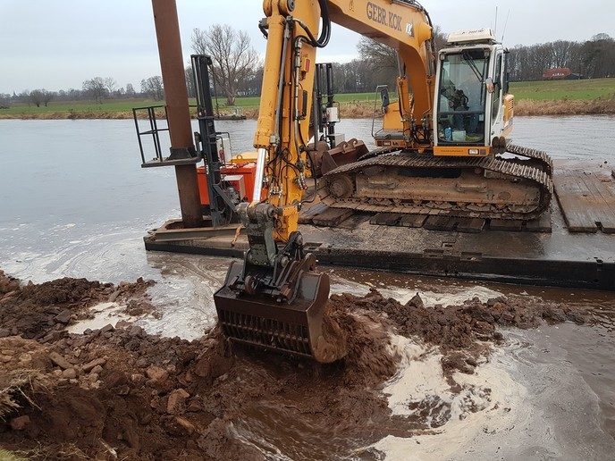 Druk werk aan de Vecht - Foto: Eigen geleverde foto