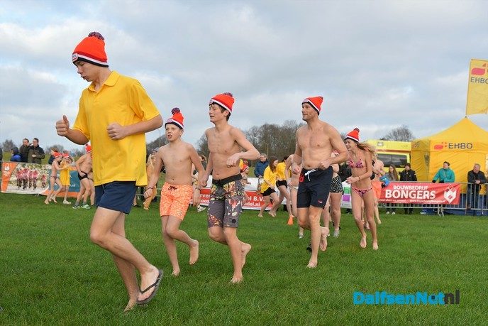 Vijfde editie Nieuwjaarsduik Dalfsen voor ALS weer groot succes! - Foto: Johan Bokma