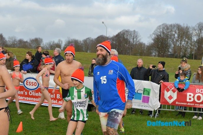 Vijfde editie Nieuwjaarsduik Dalfsen voor ALS weer groot succes! - Foto: Johan Bokma