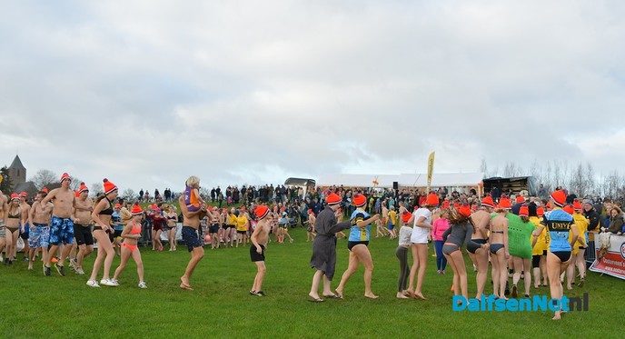 Vijfde editie Nieuwjaarsduik Dalfsen voor ALS weer groot succes! - Foto: Johan Bokma