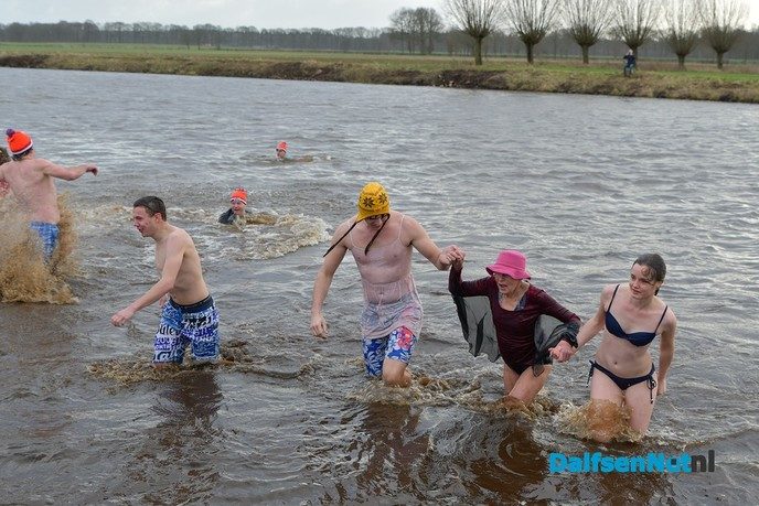 Vijfde editie Nieuwjaarsduik Dalfsen voor ALS weer groot succes! - Foto: Johan Bokma