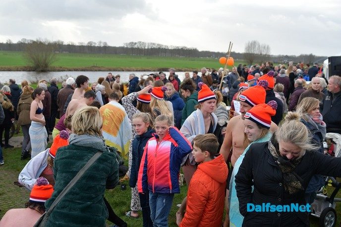 Vijfde editie Nieuwjaarsduik Dalfsen voor ALS weer groot succes! - Foto: Johan Bokma
