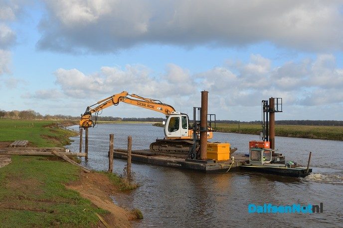 Verwijdering stenen Vechtoever - Foto: Johan Bokma