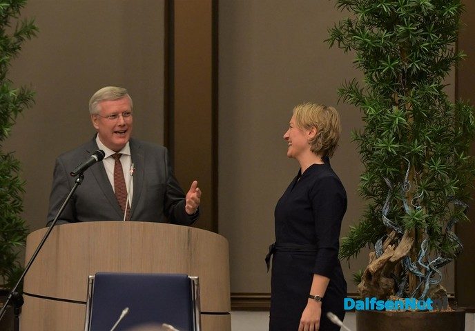 Burgemeester Erica van Lente geïnstalleerd. - Foto: Johan Bokma