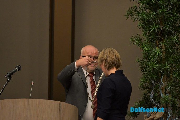 Burgemeester Erica van Lente geïnstalleerd. - Foto: Johan Bokma