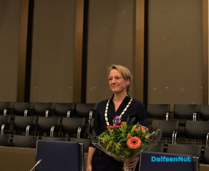 Burgemeester Erica van Lente geïnstalleerd. - Foto: Johan Bokma