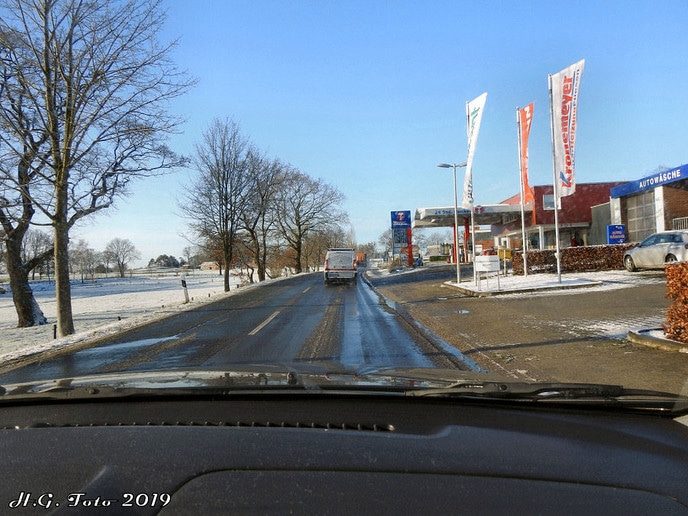 Sneeuw en gladde wegen dichtbij.