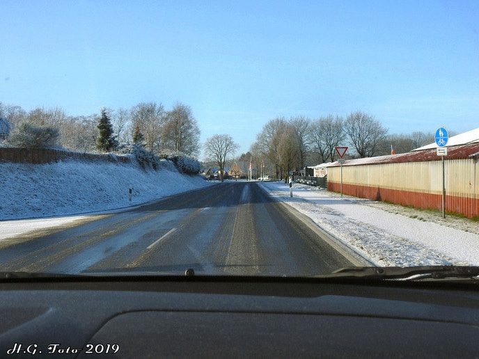 Sneeuw en gladde wegen dichtbij.