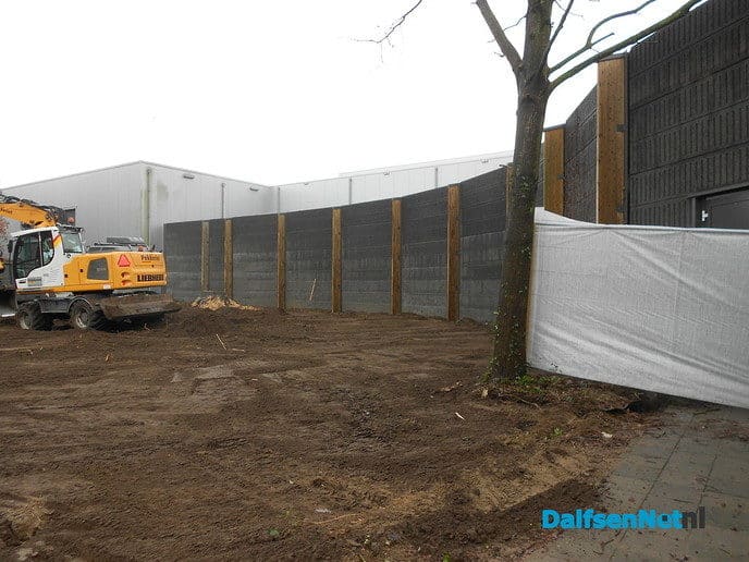 Pekkeriet is flink aan het tuinieren