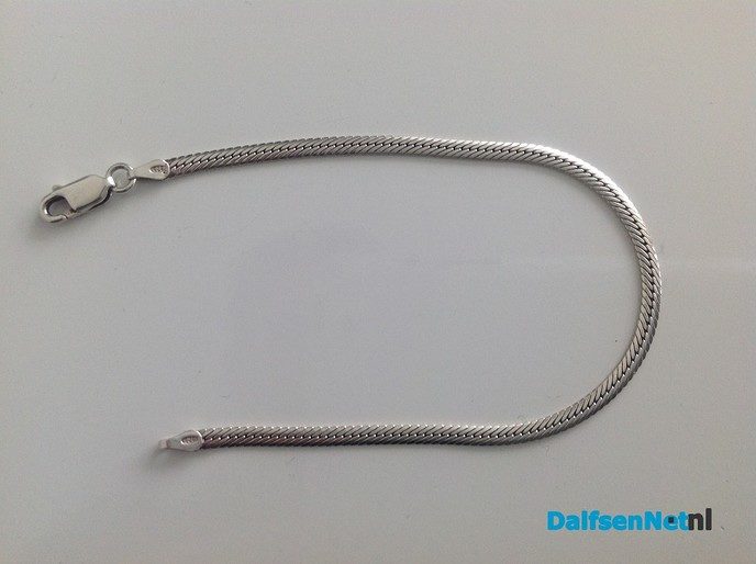 Verloren gouden armband - Foto: Ingezonden foto