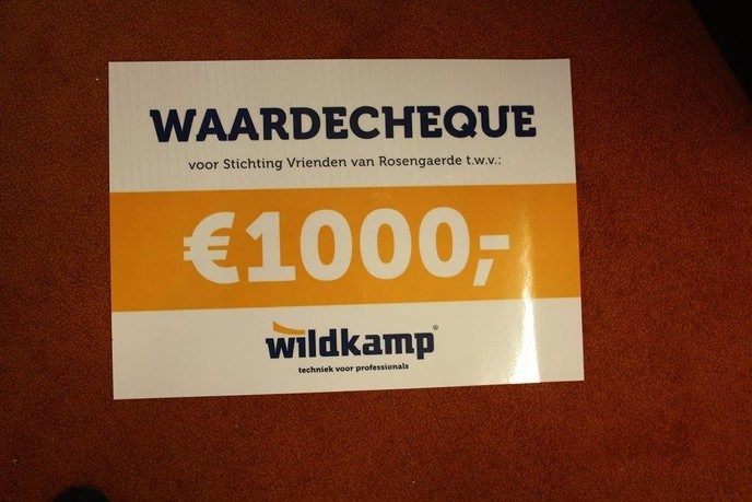Cheque van Wildkamp voor Vrienden van Rosengaerde - Foto: Eigen geleverde foto