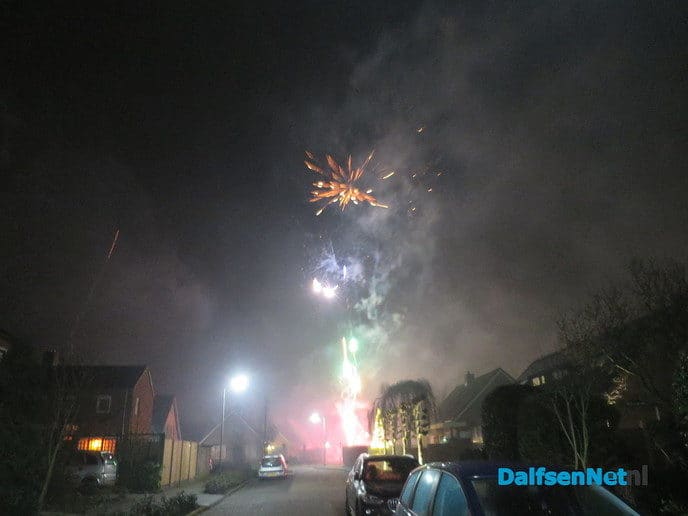 Dorpsvuurwerk Hoonhorst weer groot succes - Foto: Wim