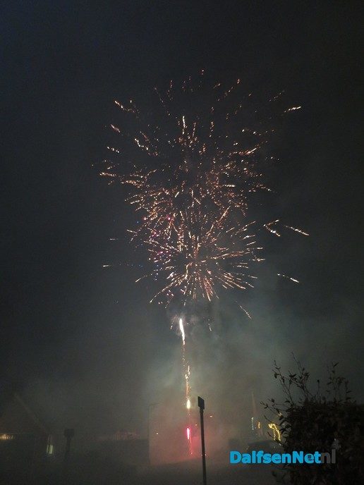 Dorpsvuurwerk Hoonhorst weer groot succes - Foto: Wim