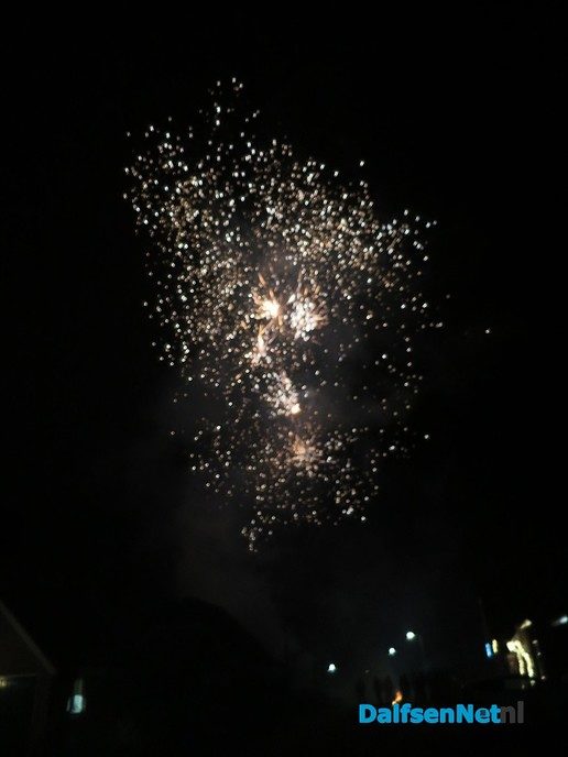 Dorpsvuurwerk Hoonhorst weer groot succes - Foto: Wim