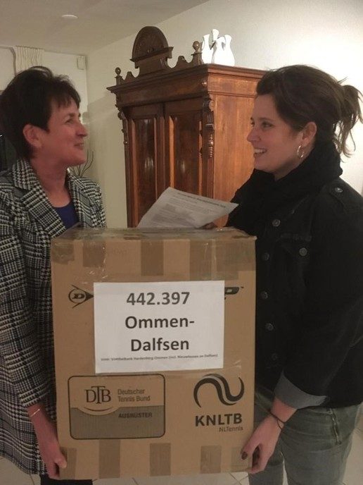 1000 pakken koffie voor de voedselbank - Foto: Eigen geleverde foto