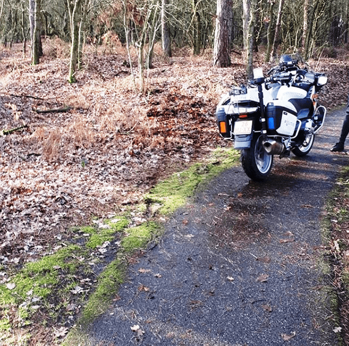Op de vlucht voor een politiemotor - Foto: Politie Vechtdal